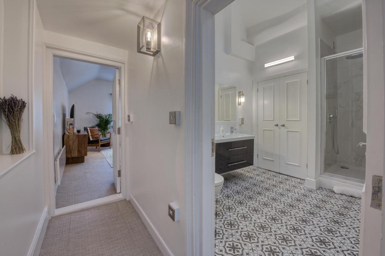 Beautiful Apartment On The Historic Rows Chester Exterior photo